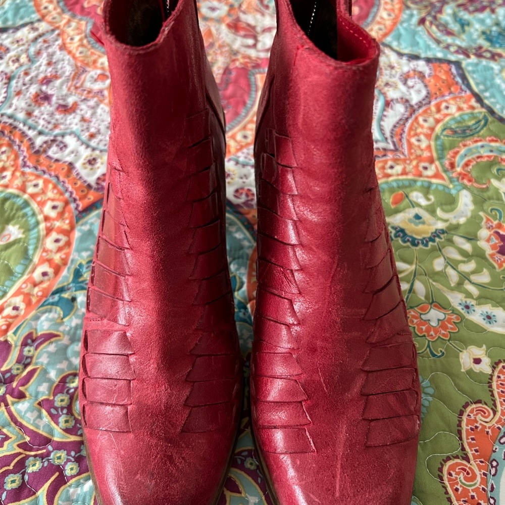 Diva gorgeous leather booties
